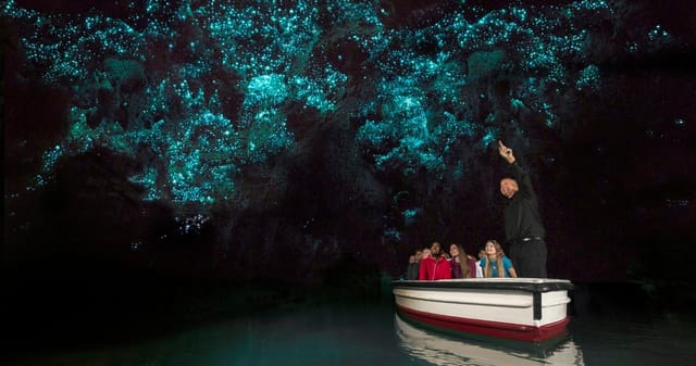 waitomo-glowworm-cave-tour_1